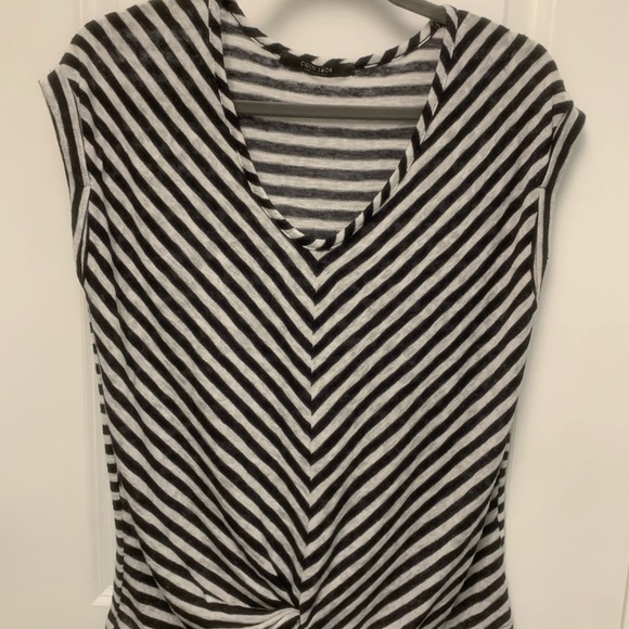 Chic Navy and White Striped Top - Picture 1 of 2